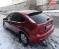 Красный Форд Фокус, объемом двигателя 1.8 л и пробегом 220 тыс. км за 5000 $, фото 1 на Automoto.ua