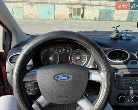 Форд Фокус 2009 в Киеве на Automoto.ua Красный Форд Фокус, объемом двигателя 1.6 л и пробегом 250 тыс. км за 1800 $, фото 8 на Automoto.ua