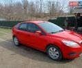 Красный Форд Фокус, объемом двигателя 1.6 л и пробегом 287 тыс. км за 4500 $, фото 1 на Automoto.ua