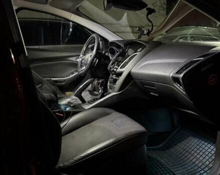 Червоний Форд Фокус, об'ємом двигуна 1.6 л та пробігом 270 тис. км за 10600 $, фото 21 на Automoto.ua