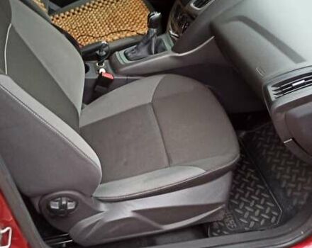 Красный Форд Фокус, объемом двигателя 1.6 л и пробегом 230 тыс. км за 6500 $, фото 11 на Automoto.ua