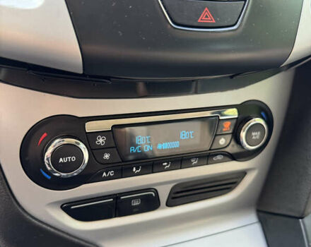 Красный Форд Фокус, объемом двигателя 1.6 л и пробегом 198 тыс. км за 4999 $, фото 26 на Automoto.ua