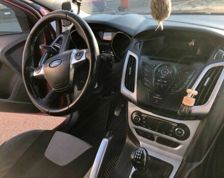 Красный Форд Фокус, объемом двигателя 1.6 л и пробегом 263 тыс. км за 6850 $, фото 5 на Automoto.ua