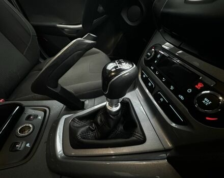 Красный Форд Фокус, объемом двигателя 1.6 л и пробегом 220 тыс. км за 7674 $, фото 6 на Automoto.ua