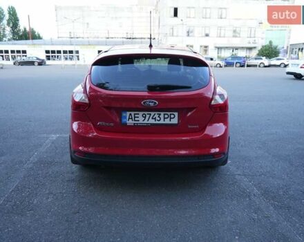 Красный Форд Фокус, объемом двигателя 1.6 л и пробегом 133 тыс. км за 8500 $, фото 4 на Automoto.ua