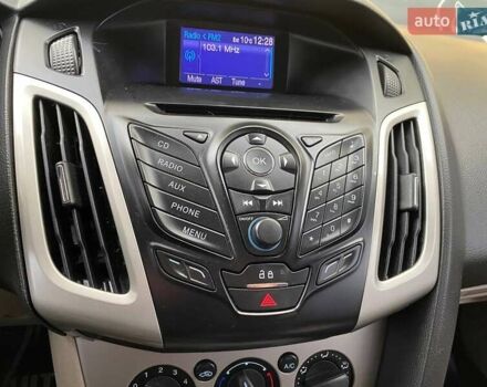 Форд Фокус 2012 у Хмельницькому на Automoto.ua Червоний Форд Фокус, об'ємом двигуна 2 л та пробігом 322 тис. км за 5800 $, фото 21 на Automoto.ua