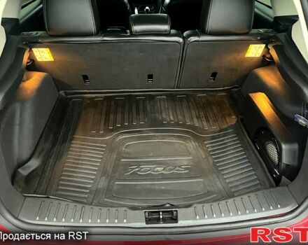 Красный Форд Фокус, объемом двигателя 2 л и пробегом 135 тыс. км за 8100 $, фото 3 на Automoto.ua