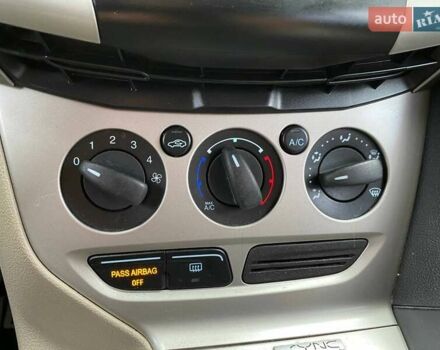 Форд Фокус 2012 у Хмельницькому на Automoto.ua Червоний Форд Фокус, об'ємом двигуна 2 л та пробігом 322 тис. км за 5800 $, фото 22 на Automoto.ua