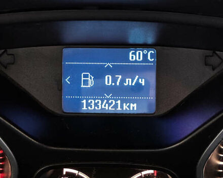 Красный Форд Фокус, объемом двигателя 1.6 л и пробегом 133 тыс. км за 8500 $, фото 20 на Automoto.ua