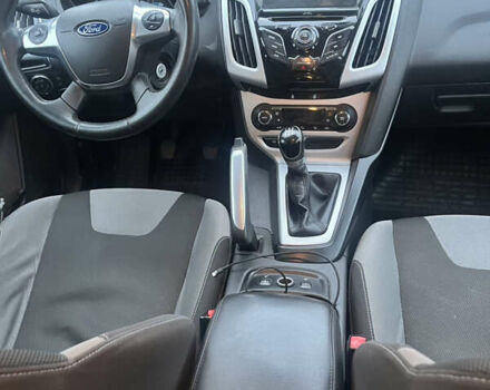 Червоний Форд Фокус, об'ємом двигуна 1.6 л та пробігом 260 тис. км за 6400 $, фото 6 на Automoto.ua