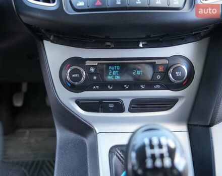 Красный Форд Фокус, объемом двигателя 1.6 л и пробегом 133 тыс. км за 8500 $, фото 23 на Automoto.ua