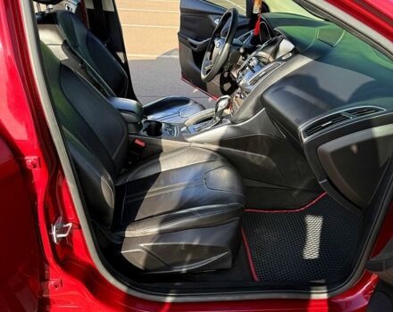 Красный Форд Фокус, объемом двигателя 2 л и пробегом 180 тыс. км за 6850 $, фото 4 на Automoto.ua