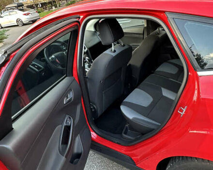 Красный Форд Фокус, объемом двигателя 1.6 л и пробегом 149 тыс. км за 8500 $, фото 4 на Automoto.ua