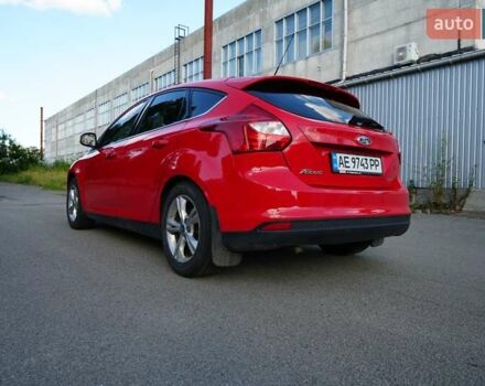 Красный Форд Фокус, объемом двигателя 1.6 л и пробегом 133 тыс. км за 8500 $, фото 2 на Automoto.ua