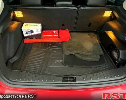 Красный Форд Фокус, объемом двигателя 2 л и пробегом 135 тыс. км за 8100 $, фото 7 на Automoto.ua