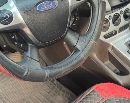 Форд Фокус 2013 в Тараще на Automoto.ua Красный Форд Фокус, объемом двигателя 2 л и пробегом 197 тыс. км за 6500 $, фото 4 на Automoto.ua