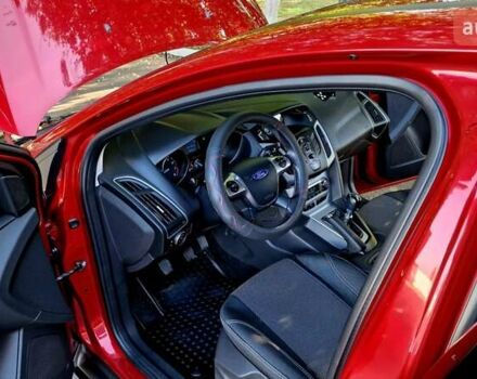 Форд Фокус 2013 в Харькове на Automoto.ua Красный Форд Фокус, объемом двигателя 1 л и пробегом 85 тыс. км за 8470 $, фото 63 на Automoto.ua