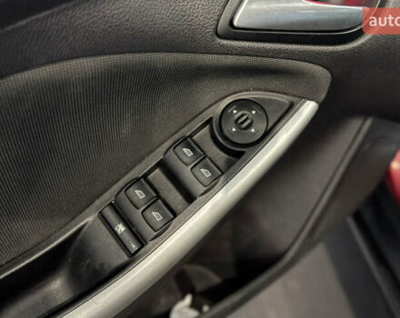 Червоний Форд Фокус, об'ємом двигуна 2 л та пробігом 171 тис. км за 8599 $, фото 16 на Automoto.ua