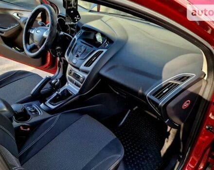 Красный Форд Фокус, объемом двигателя 1 л и пробегом 78 тыс. км за 8970 $, фото 78 на Automoto.ua