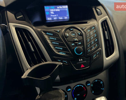 Червоний Форд Фокус, об'ємом двигуна 2 л та пробігом 171 тис. км за 8599 $, фото 13 на Automoto.ua