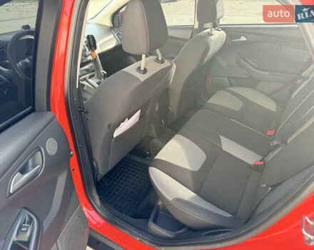 Красный Форд Фокус, объемом двигателя 1 л и пробегом 209 тыс. км за 6700 $, фото 7 на Automoto.ua