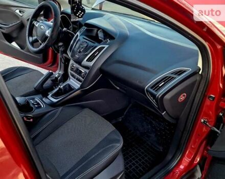 Червоний Форд Фокус, об'ємом двигуна 1 л та пробігом 78 тис. км за 8970 $, фото 42 на Automoto.ua