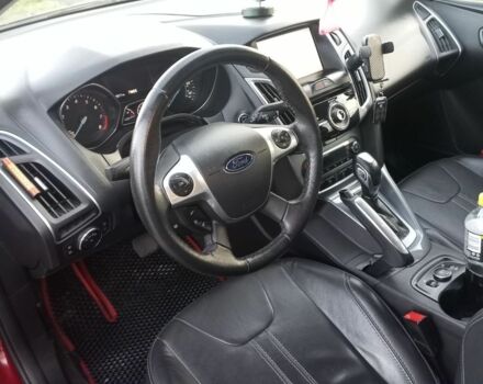 Красный Форд Фокус, объемом двигателя 2 л и пробегом 120 тыс. км за 8000 $, фото 6 на Automoto.ua