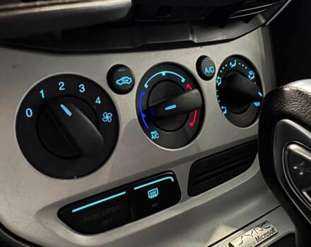 Червоний Форд Фокус, об'ємом двигуна 2 л та пробігом 171 тис. км за 8599 $, фото 14 на Automoto.ua