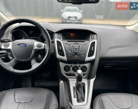 Червоний Форд Фокус, об'ємом двигуна 2 л та пробігом 144 тис. км за 8800 $, фото 37 на Automoto.ua