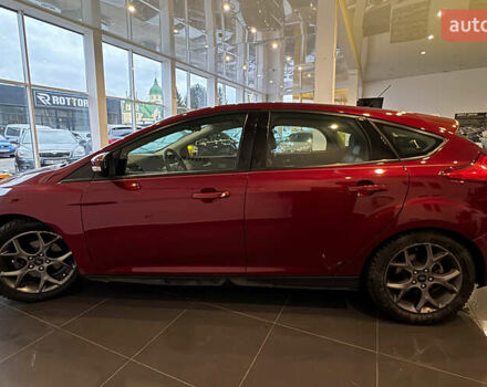 Червоний Форд Фокус, об'ємом двигуна 2 л та пробігом 171 тис. км за 8599 $, фото 3 на Automoto.ua