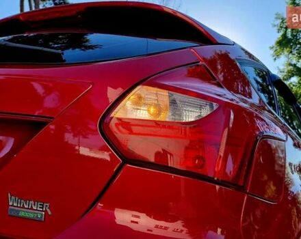Форд Фокус 2013 в Харькове на Automoto.ua Красный Форд Фокус, объемом двигателя 1 л и пробегом 85 тыс. км за 8470 $, фото 43 на Automoto.ua