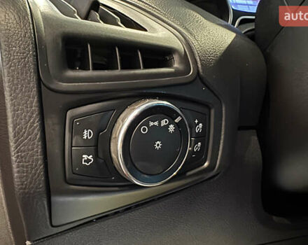 Червоний Форд Фокус, об'ємом двигуна 2 л та пробігом 171 тис. км за 8599 $, фото 12 на Automoto.ua