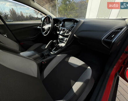 Червоний Форд Фокус, об'ємом двигуна 1 л та пробігом 160 тис. км за 6500 $, фото 12 на Automoto.ua