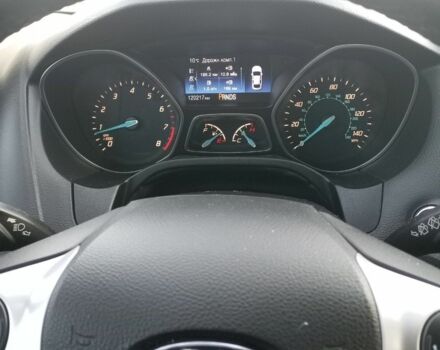 Красный Форд Фокус, объемом двигателя 2 л и пробегом 120 тыс. км за 8000 $, фото 4 на Automoto.ua