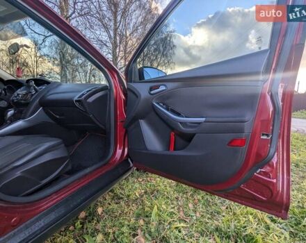 Червоний Форд Фокус, об'ємом двигуна 2 л та пробігом 120 тис. км за 7999 $, фото 9 на Automoto.ua
