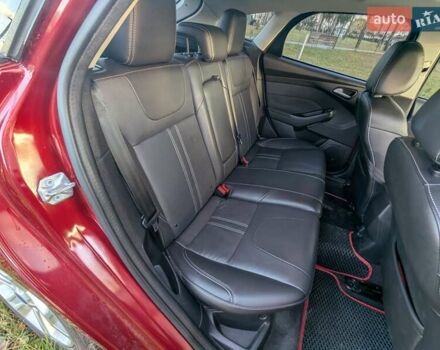 Червоний Форд Фокус, об'ємом двигуна 2 л та пробігом 120 тис. км за 7999 $, фото 10 на Automoto.ua