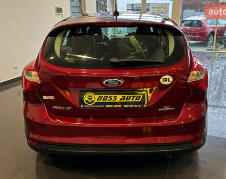 Червоний Форд Фокус, об'ємом двигуна 2 л та пробігом 171 тис. км за 8599 $, фото 5 на Automoto.ua
