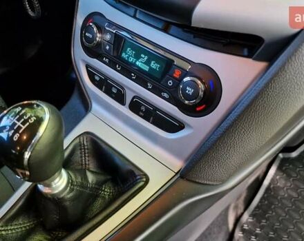 Форд Фокус 2013 в Харькове на Automoto.ua Красный Форд Фокус, объемом двигателя 1 л и пробегом 85 тыс. км за 8470 $, фото 70 на Automoto.ua