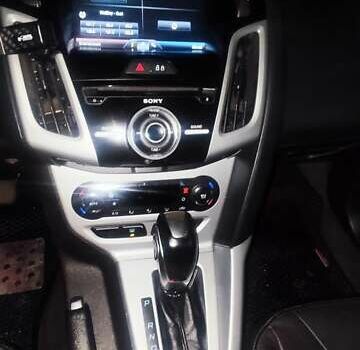 Червоний Форд Фокус, об'ємом двигуна 2 л та пробігом 206 тис. км за 8300 $, фото 14 на Automoto.ua