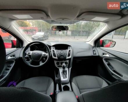 Красный Форд Фокус, объемом двигателя 2 л и пробегом 120 тыс. км за 7900 $, фото 1 на Automoto.ua