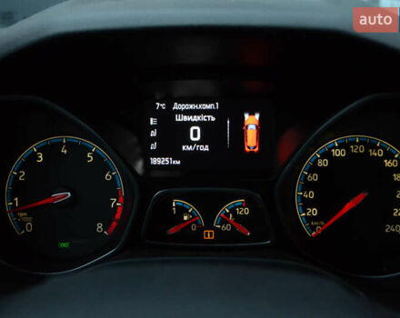 Красный Форд Фокус, объемом двигателя 2 л и пробегом 189 тыс. км за 8500 $, фото 14 на Automoto.ua