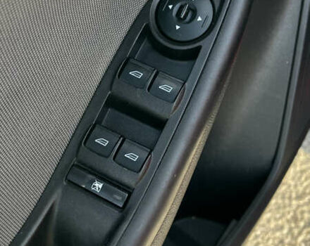 Красный Форд Фокус, объемом двигателя 2 л и пробегом 205 тыс. км за 6999 $, фото 25 на Automoto.ua