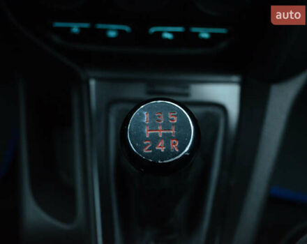 Красный Форд Фокус, объемом двигателя 2 л и пробегом 189 тыс. км за 8500 $, фото 16 на Automoto.ua