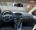Красный Форд Фокус, объемом двигателя 1 л и пробегом 67 тыс. км за 8299 $, фото 6 на Automoto.ua