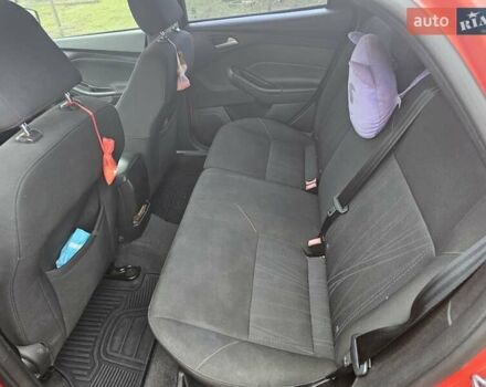 Червоний Форд Фокус, об'ємом двигуна 2 л та пробігом 178 тис. км за 8500 $, фото 5 на Automoto.ua