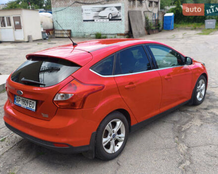 Красный Форд Фокус, объемом двигателя 1 л и пробегом 105 тыс. км за 6700 $, фото 2 на Automoto.ua