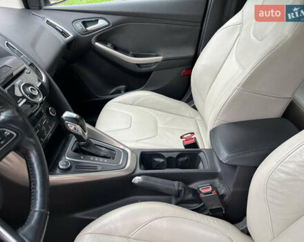 Червоний Форд Фокус, об'ємом двигуна 2 л та пробігом 219 тис. км за 8500 $, фото 31 на Automoto.ua