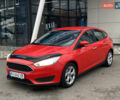 Красный Форд Фокус, объемом двигателя 1 л и пробегом 140 тыс. км за 6500 $, фото 2 на Automoto.ua