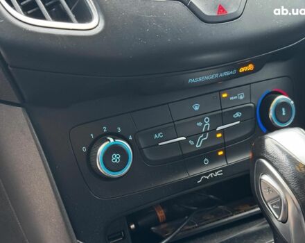 Червоний Форд Фокус, об'ємом двигуна 2 л та пробігом 106 тис. км за 8990 $, фото 13 на Automoto.ua