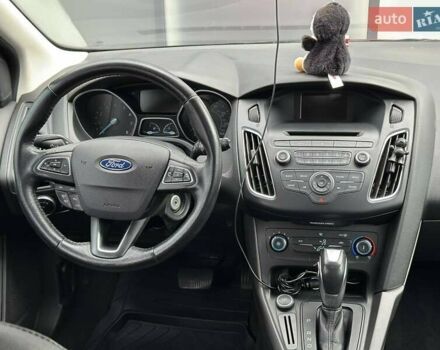 Красный Форд Фокус, объемом двигателя 2 л и пробегом 286 тыс. км за 8200 $, фото 15 на Automoto.ua